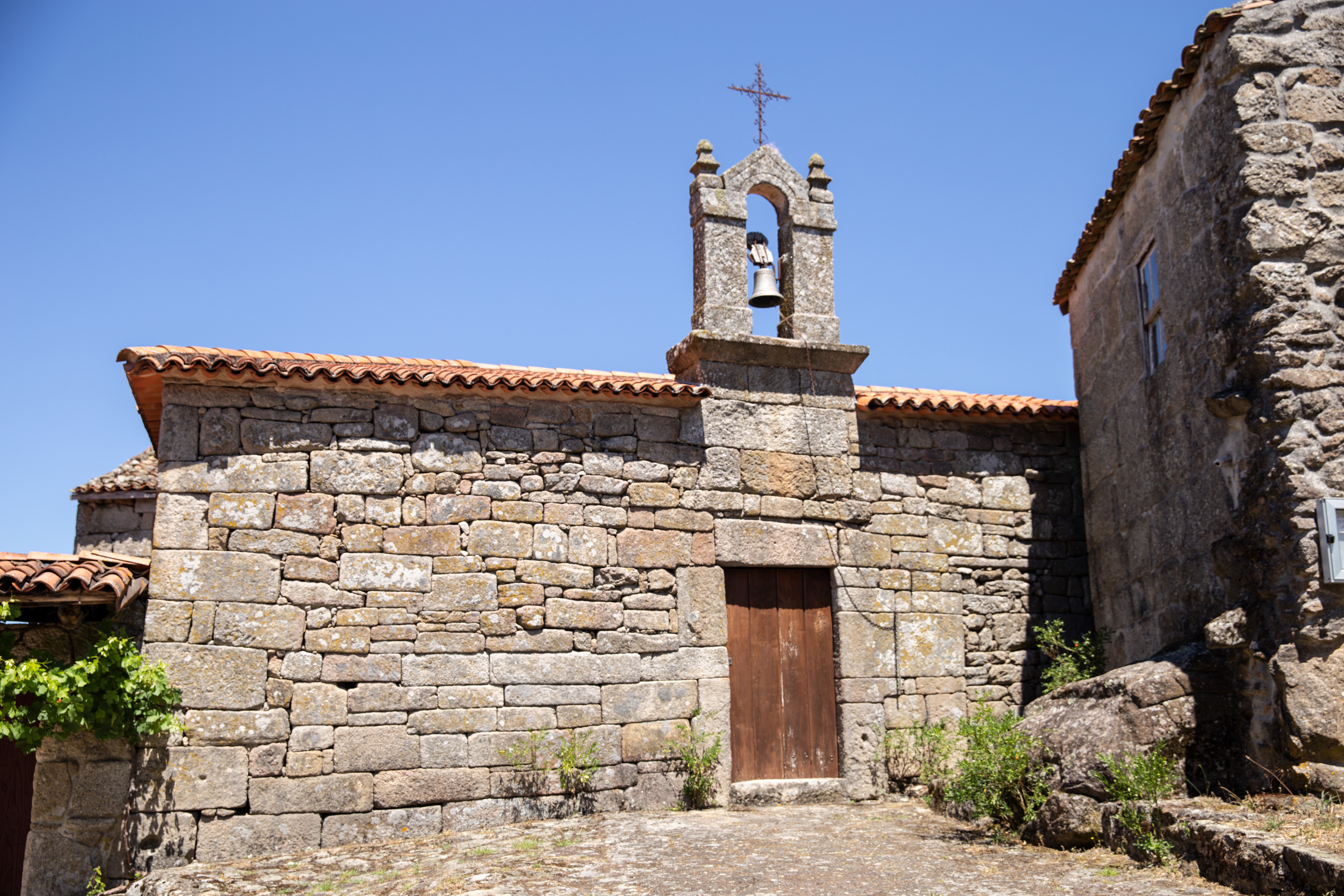 Iglesia Santa Eufemia de Ambia